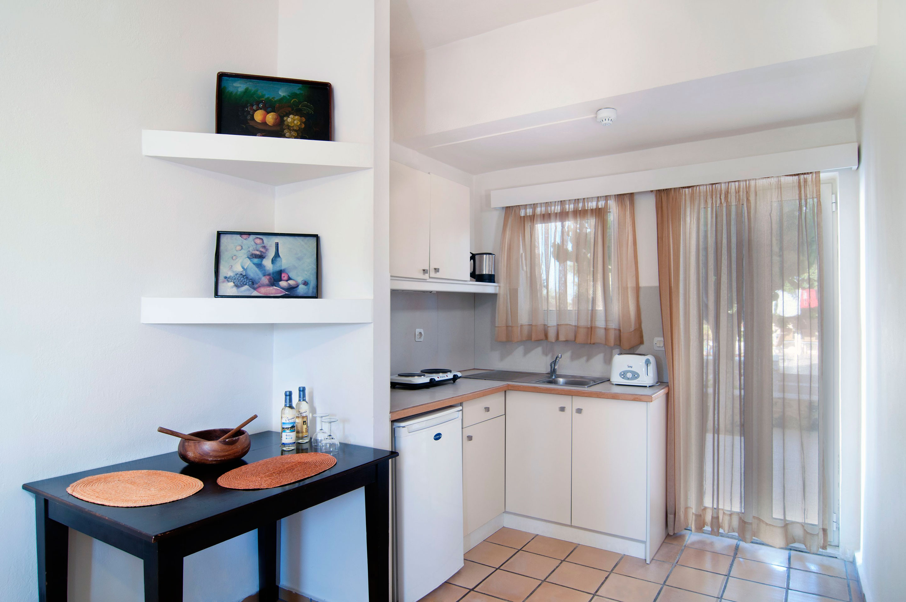 Ourania Apartments - One Bedroom Apartment - Kitchen