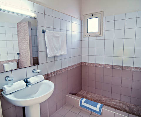 Ourania Apartments - One Bedroom Apartment - Bathroom