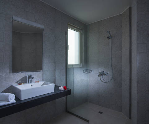 Ourania Apartments - Superior Studio - Bathroom