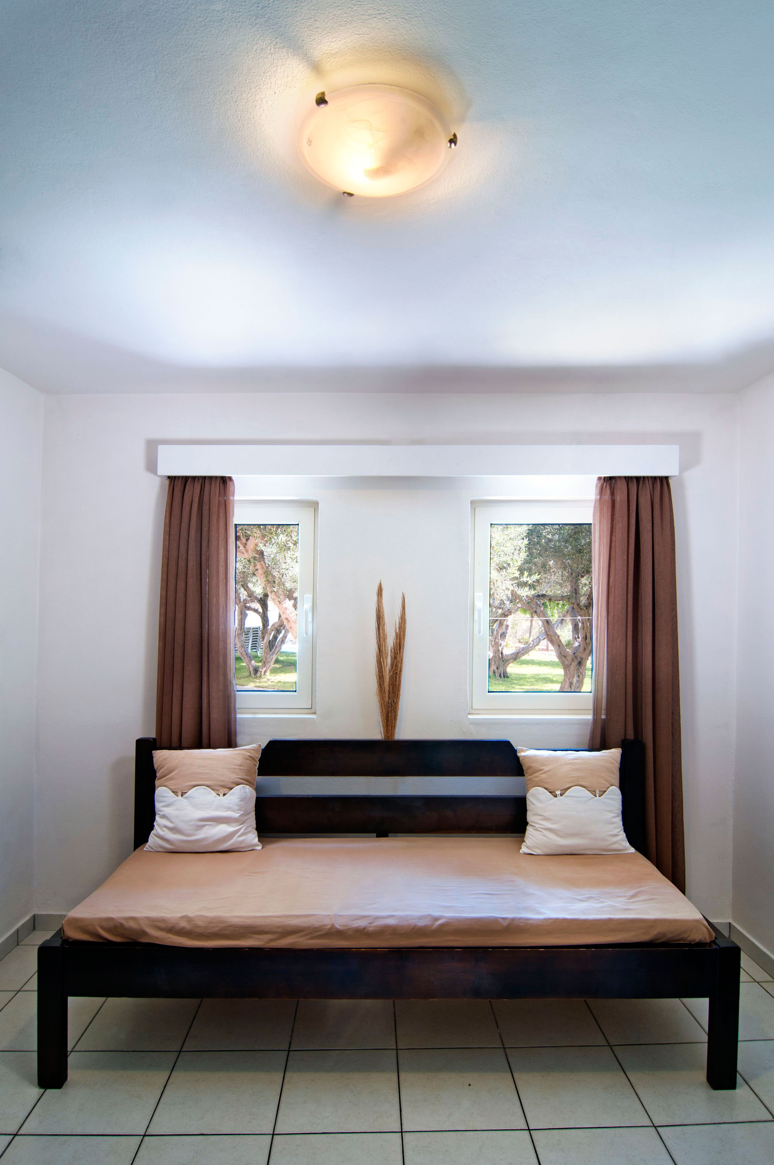 Ourania Apartments - Two Bedroom Apartment - Bedroom